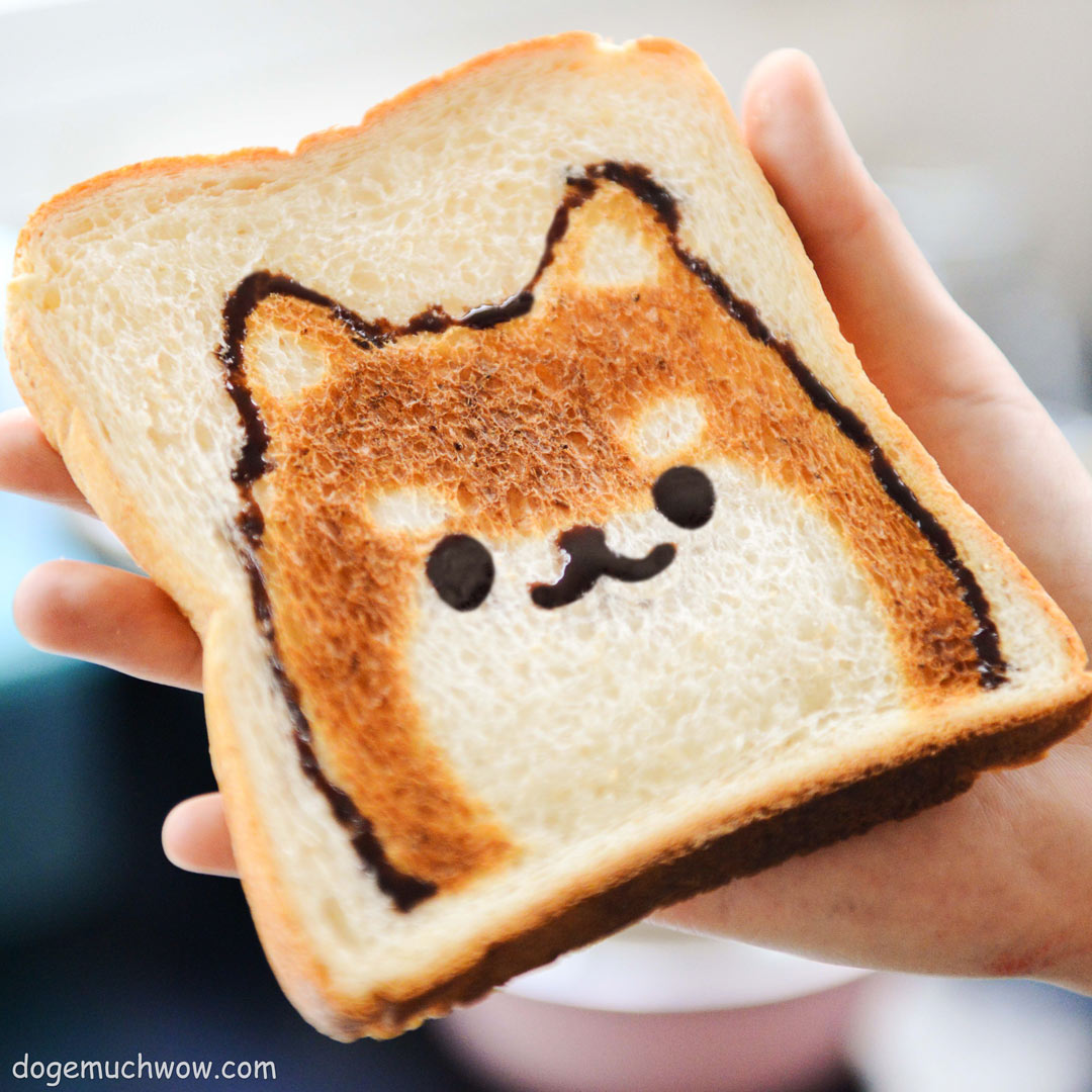 Shiba face on a toast. Looks very crunchy. Wow.